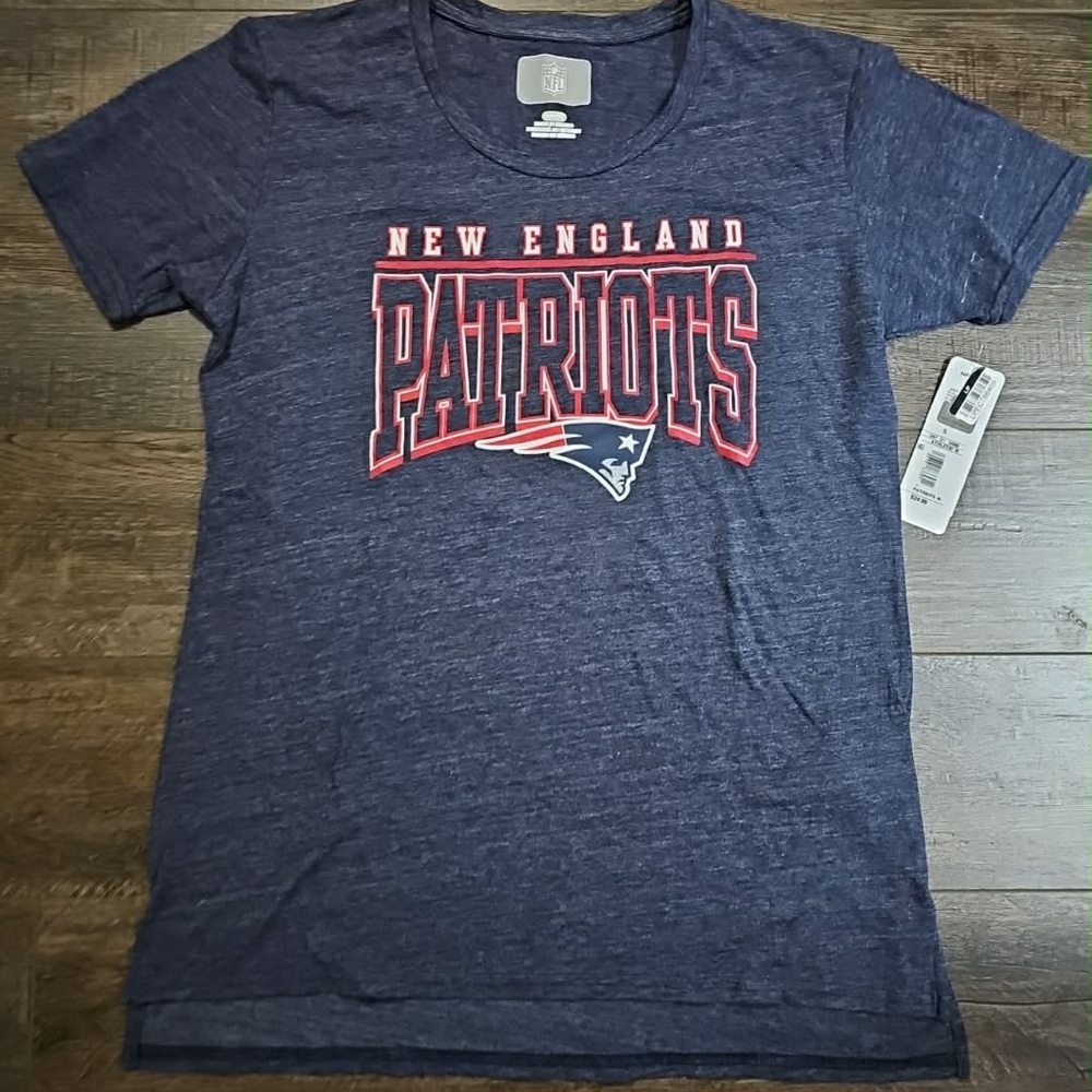 NFL New England Patriots Graphic Short Sleeve T-shirt New With Tags